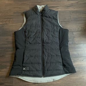 Adidas women’s reversible vest size large